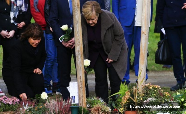 Merkel'den NSU kurbanları anıt parkına ziyaret