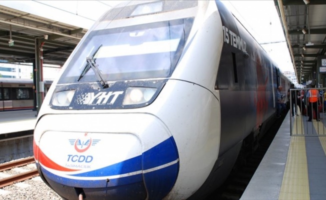 Öğretmenlere tren bileti ve kargoda '24 Kasım' indirimi