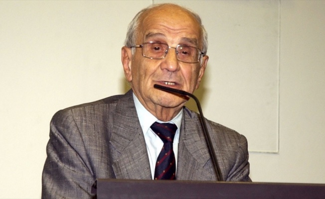 Prof. Dr. Mümtaz Soysal hayatını kaybetti