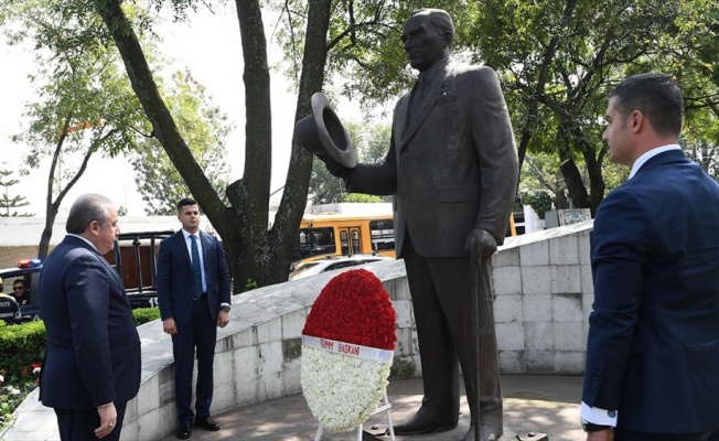 TBMM Başkanı Şentop Meksiko'daki Atatürk Anıtı'nı ziyaret etti