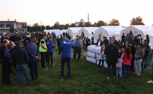 Türkiye, Arnavutluk’taki depremzedelere yardım ulaştıran ilk ülke oldu