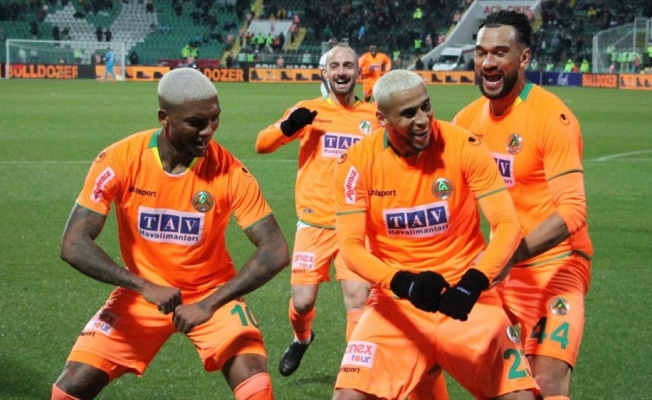 Aytemiz Alanyaspor deplasmanda farklı kazandı