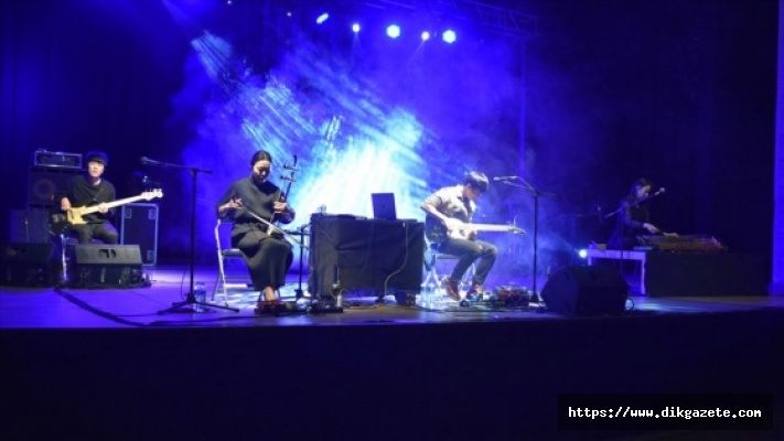 Güney Koreli rock grubu Türkiye'ye gelmekten memnun