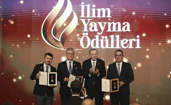 İlim Yayma Ödülleri sahiplerini buldu