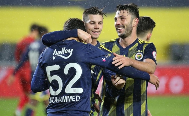 Sessiz maçta Fenerbahçe İstanbulspor'u 4 golle geçti