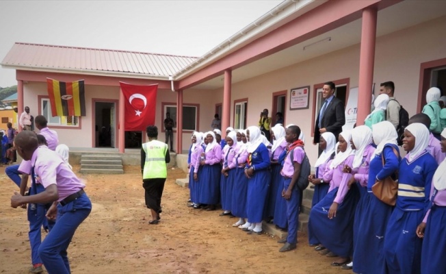 TİKA'nın desteğiyle Ugandalı öğrenciler yeni dersliklere kavuştu