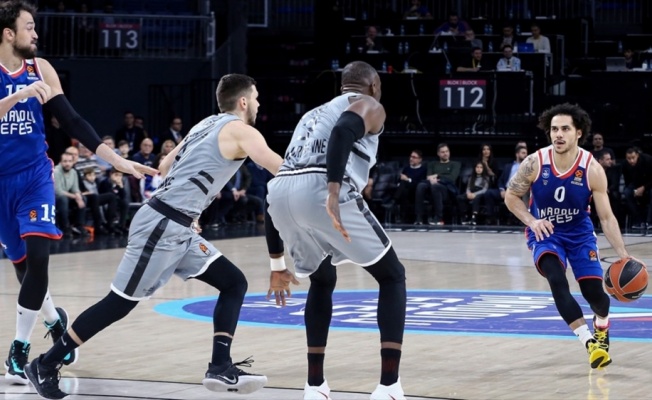 Anadolu Efes liderliğini sürdürüyor