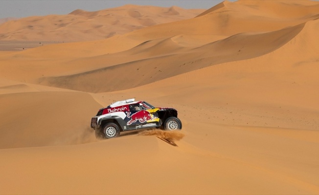 Dakar Rallisi'nde Carlos Sainz liderliğini sürdürdü