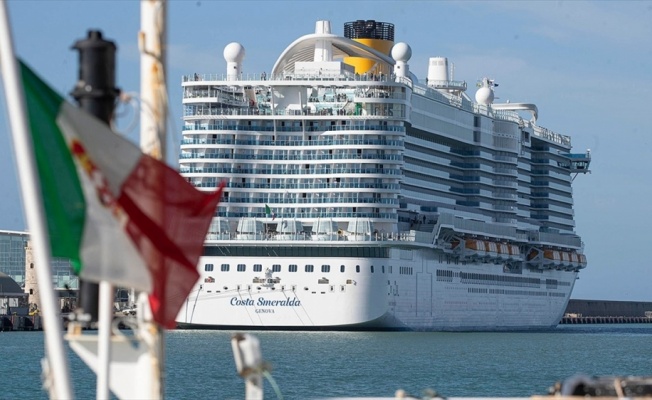 İtalya'da yeni tip koronavirüs şüphesiyle yolcu gemisi karantinaya alındı