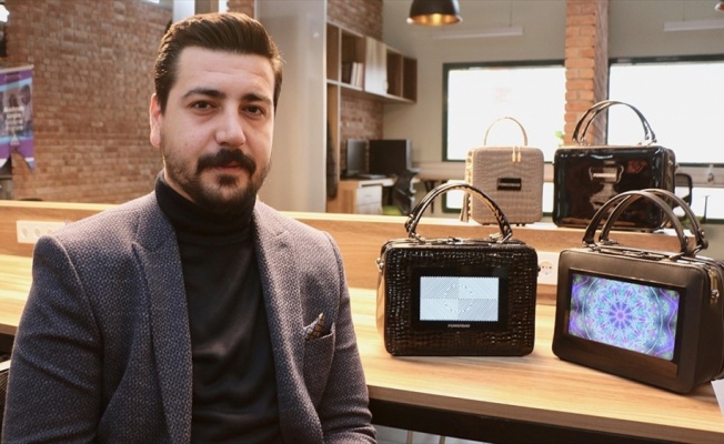 Kadınların çantalarında telefon araması 'Powerbag' ile son bulacak