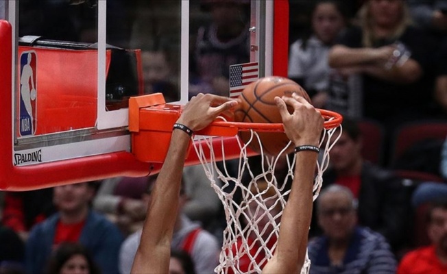 Zion Williamson'dan NBA'deki ilk karşılaşmasında 22 sayı