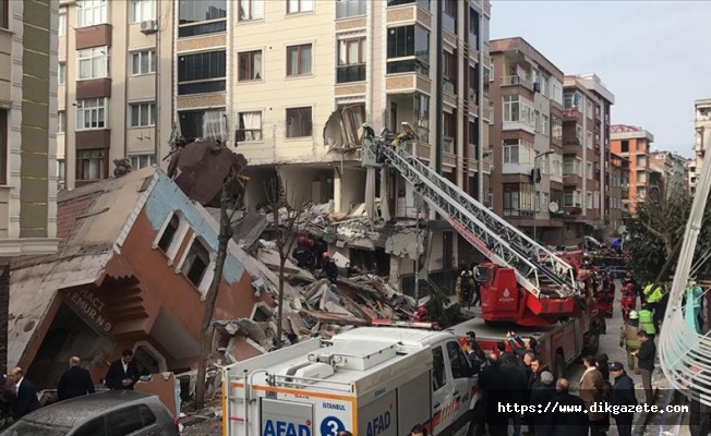 Bahçelievler'de boş bina çöktü