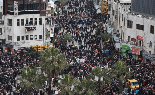 Trump'ın sözde barış planı Ramallah'ta protesto edildi