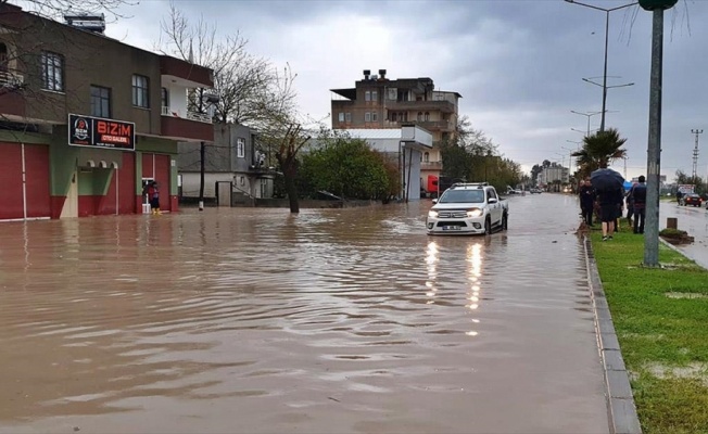 Osmaniye'de sağanak hayatı olumsuz etkiledi