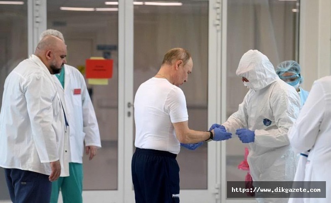 Putin, Moskova yakınlarındaki hastanede koronavirüs hastalarını ziyaret etti