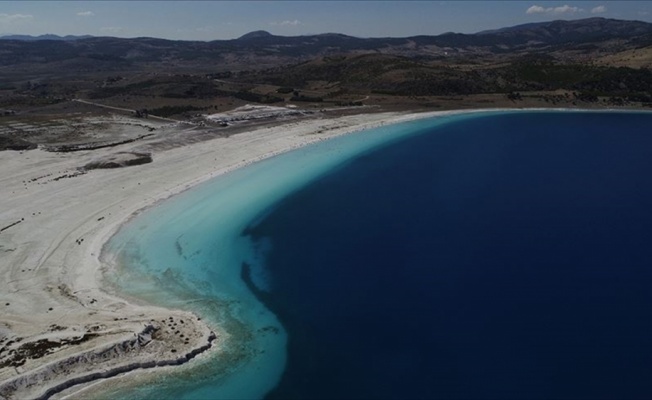 Salda Gölü'ndeki yapılar 'temelsiz' inşa edilecek