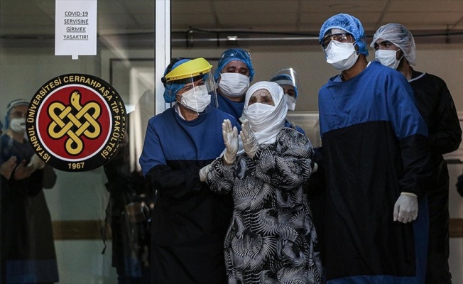 93 yaşında koronavirüsü yenen hasta taburcu oldu