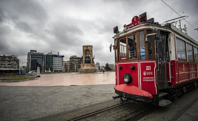 Nostaljik tramvay yolcusuz kaldı