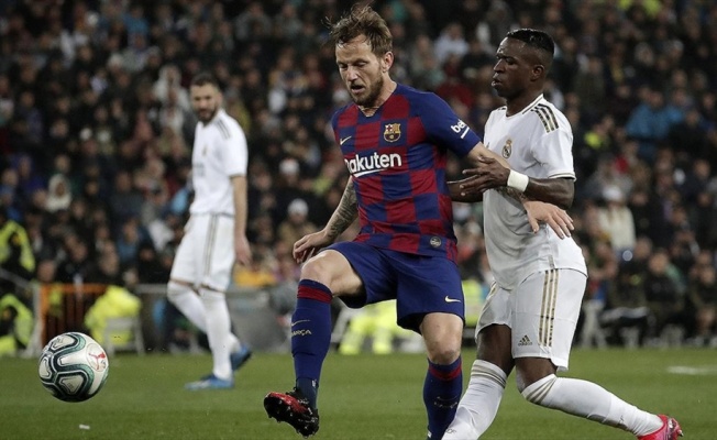 Rakitic'den kendisini göndermek isteyen Barcelona'ya tepki