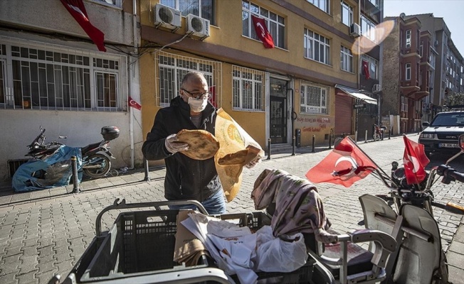 Ramazan pidesi evlere servis edildi