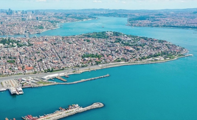 İstanbul Boğazı'ndaki renk değişiminin sebebi yosun patlaması