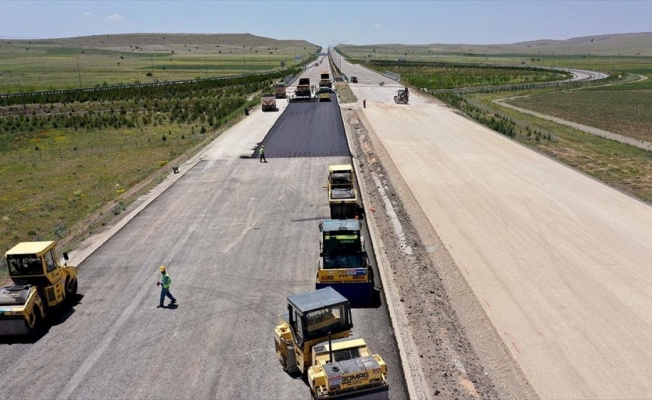 Ankara-Niğde Otoyolu'nun yüzde 85'i tamamlandı