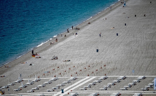 Antalya'da sahiller hareketlendi