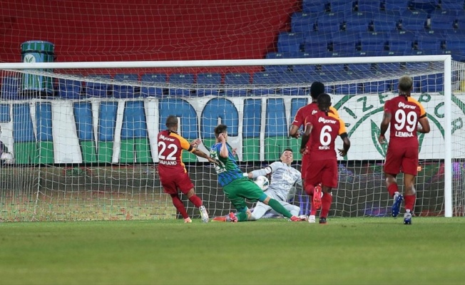 Galatasaray Rize'de 3 puandan fazlasını kaybetti