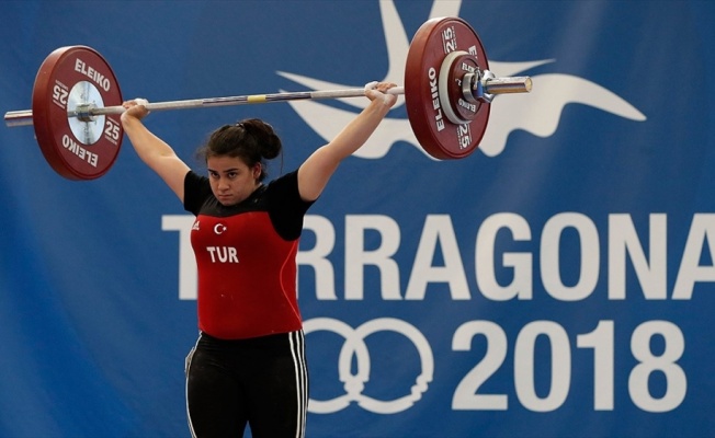 Milli halterci Dilara Narin'in 2018 Gençlik Olimpiyatları'ndaki madalyası 'altın' oldu