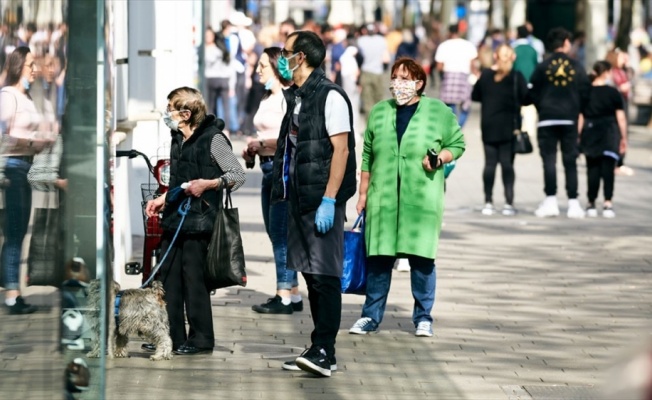 Avusturya ve Çekya’da 'yeniden maske kullanma' zorunluluğu