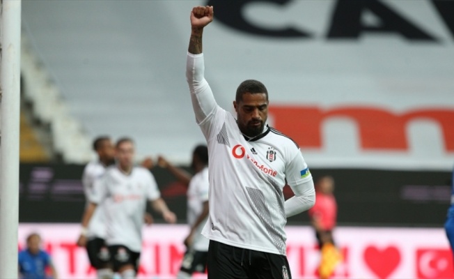 Beşiktaş&#039;ta Ganalı futbolcu Boateng, takımla vedalaştı