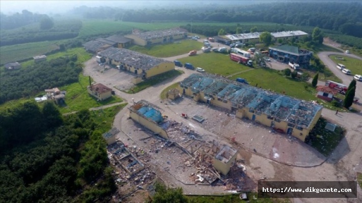 Sakarya'daki patlamaya ilişkin havai fişek fabrikasının 2 sahibinden biri tutuklandı