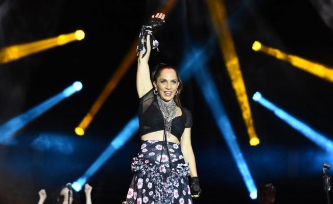 Sertab Erener yeni albümünün konserini Yenikapı'da gerçekleştirdi