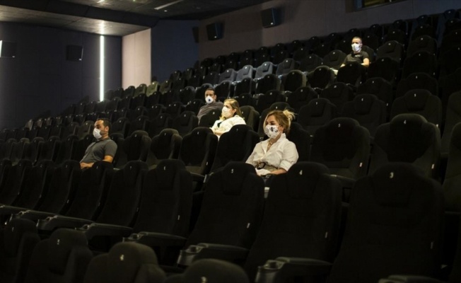 Türkiye genelindeki 2 bin 400 sinema salonundan çok azı bugün kapılarını açtı