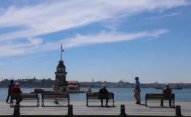 Üsküdar Sahili&#039;nde kabuklu yemiş yemek yasaklandı