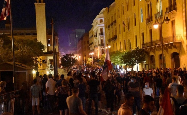 Beyrut'ta güvenlik güçleri protestoculara müdahale ediyor