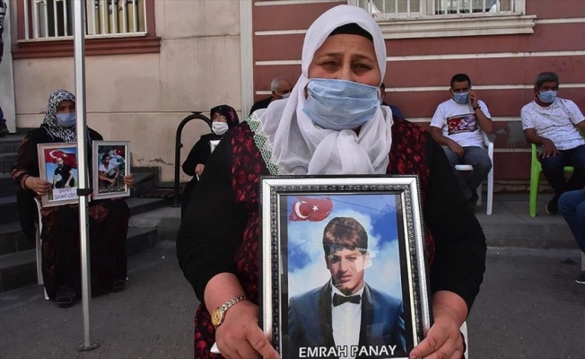 Diyarbakır annelerinden Panay: Emrah oradan kaç gel