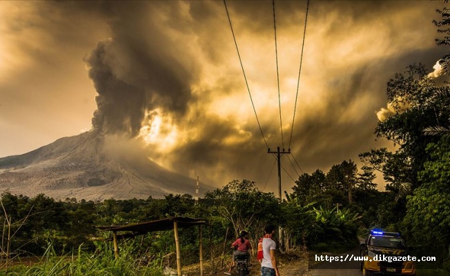 Endonezya&#039;da Sinabung Yanardağı&#039;nda patlama