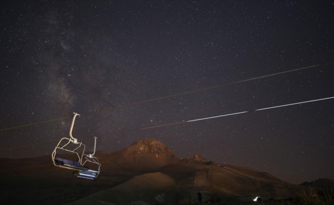 Meteor yağmurunu Erciyes Dağı ve Yedigölle&#039;de izlediler