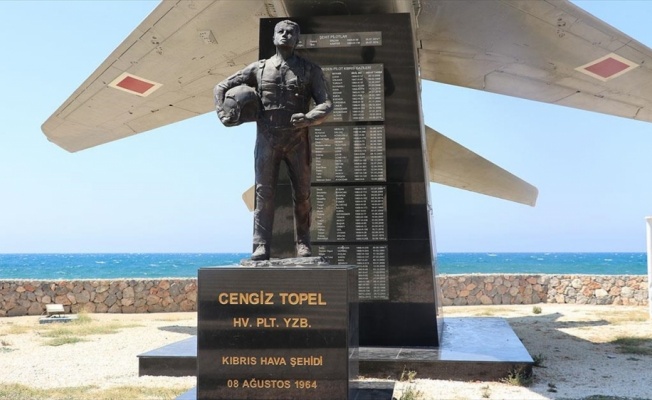 Şehit Pilot Yüzbaşı Cengiz Topel'in hatıraları KKTC'deki anıtında yaşatılıyor