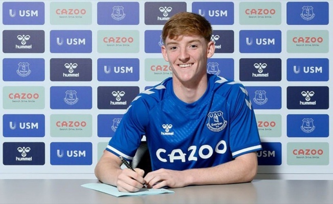 Everton'dan genç futbolcu Anthony Gordon'a 5 yıllık sözleşme