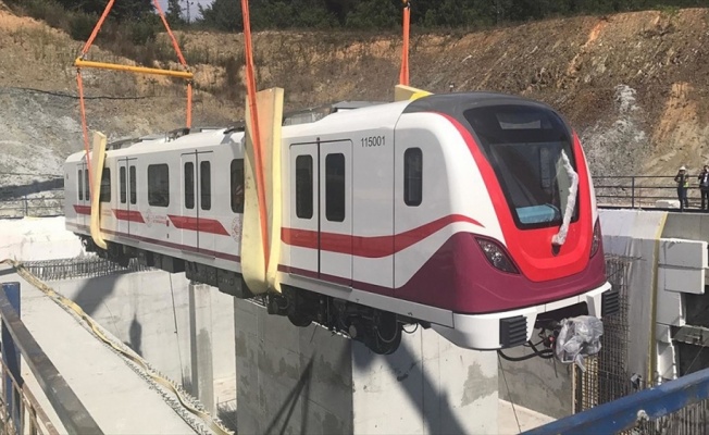 Gayrettepe-İstanbul Havalimanı Metrosu'nda ilk tren raylara indi