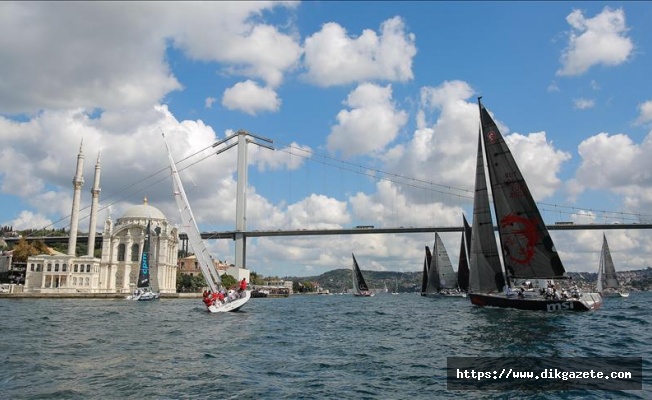 İstanbul Boğazı&#039;nda yelken şöleni