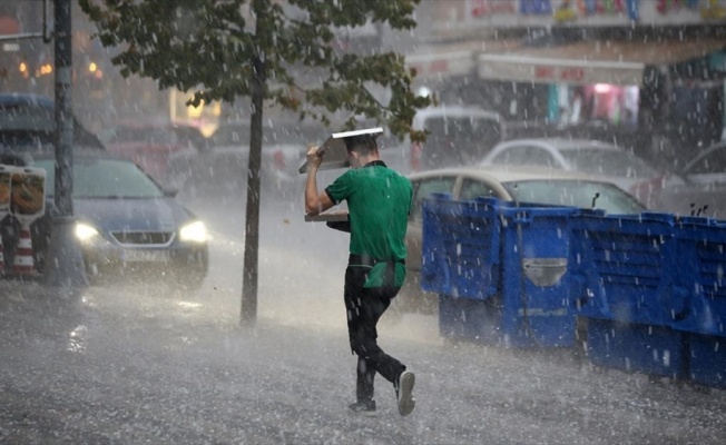 İstanbul'da sağanak ve dolu etkili oldu