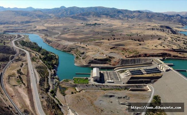 Karasu Nehri'nden ekonomiye 'enerji' akıyor