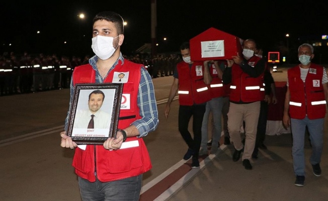 Suriye'de şehit olan Türk Kızılay personelinin cenazesi memleketine uğurlandı