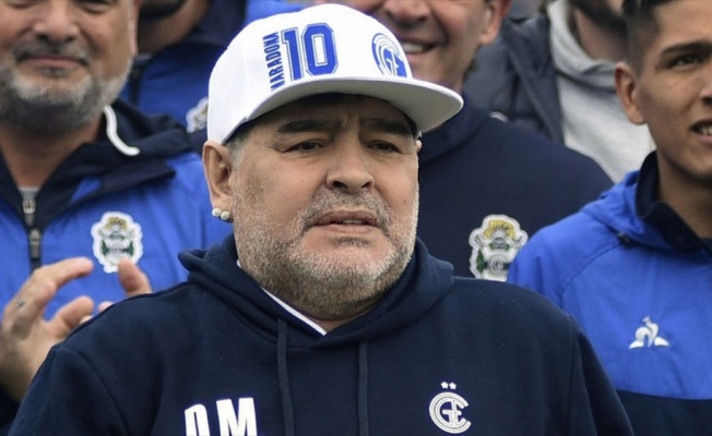 Maradona hastaneye götürüldü