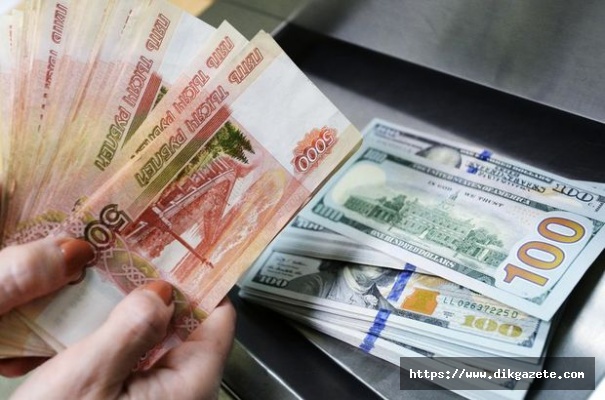 Rus uzman Ivanov, rublenin daha da düşeceğini söyledi