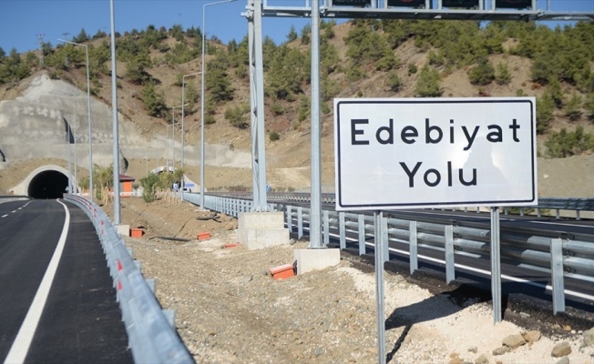 Türk edebiyatçılarının isimleri 'Edebiyat Yolu'nda yaşatılıyor