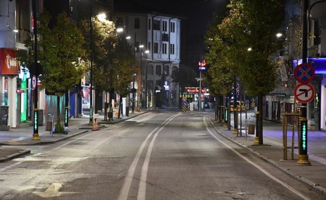 Türkiye genelinde sokağa çıkma kısıtlaması başladı